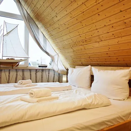 Idyllisches Ferienhaus Mit Eigener Sauna, Kamin Und Terrasse - Haus Boddenblick *