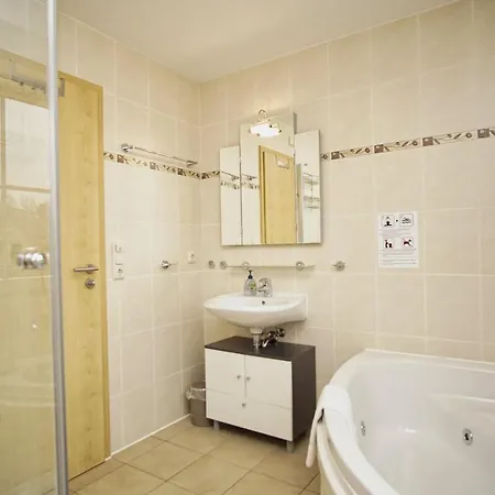 Idyllisches Ferienhaus Mit Eigener Sauna, Kamin Und Terrasse - Haus Boddenblick Vieregge